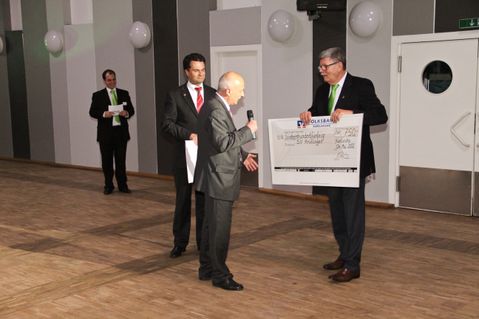 tl_files/images website/news/Scheckuebergabe_VoBa.jpg